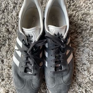 EUC men’s Adidas shoes